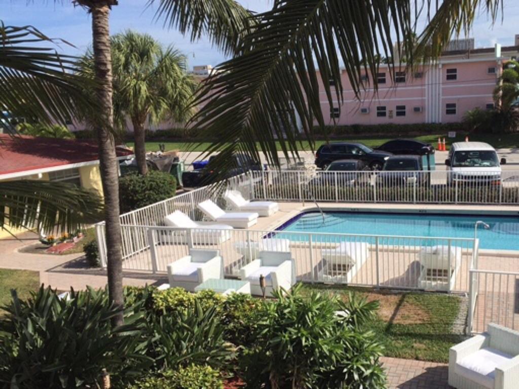 Luna Paradise By The Sea Aparthotel Lauderdale-by-the-Sea Exterior foto
