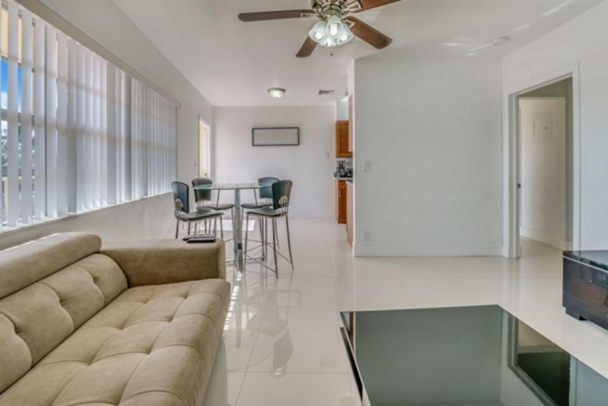 Luna Paradise By The Sea Aparthotel Lauderdale-by-the-Sea Exterior foto